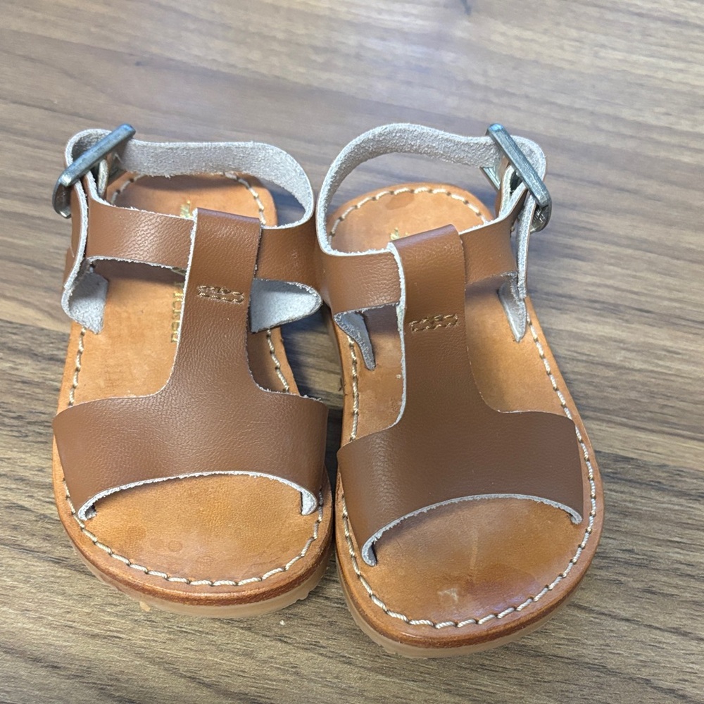 Freshly Picked Tan Leather Kids Sandals size 4